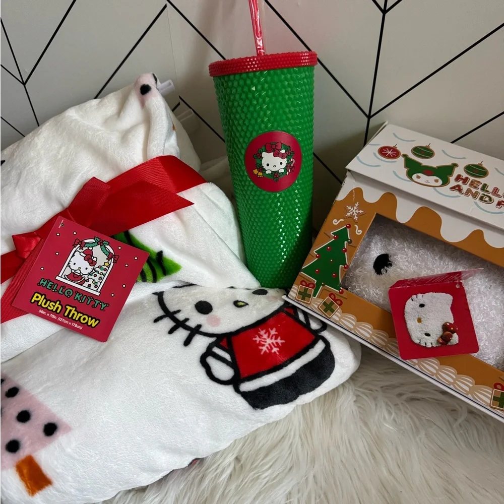 Hello Kitty cozy up